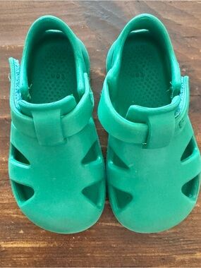 GUC Ten Little Splash Sandals Green 8